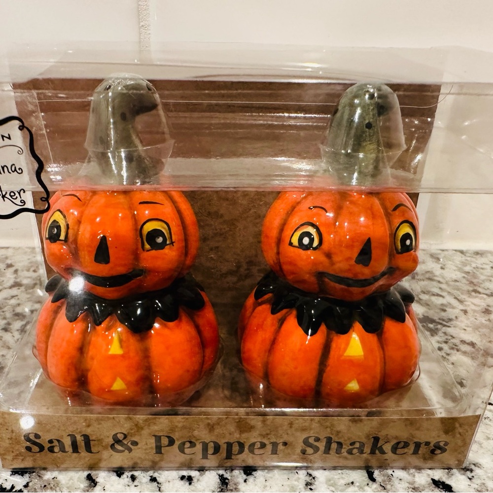 Johanna Parker Halloween Pumpkin Salt and Pepper Shaker Set